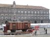 Il Carro della Memoria esposto in Piazza del Plebiscito a Napoli. (24/01/2012; foto Antonio Bertagnin / tuttoTreno)