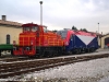 La E 190 301 della FUC viene manovrata dalla Ld 405 nel Deposito Locomotive FUC della cittÃ  friulana. (25/01/2011; foto Enrico Ceron / tuttoTreno)