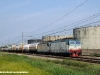 La E 652 003 con un'altra E 652 di rimando alla testa del treno di cisterne MI61546 Milano-Torino a Trecate. (25/08/2009; foto Massimo Rinaldi / tuttoTreno)
