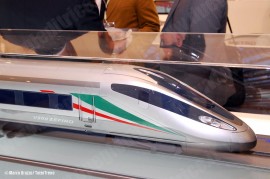 La maquette del treno AV Zefiro 300 che verrà realizzato dal consorzio d'imprese AnsaldoBreda e Bombardier per Trenitalia. (Berlino, 21/09/2010; Marco Bruzzo / TuttoTreno)
