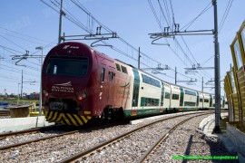 Il TAF 08 di TLN sul nuovo tratto di linea a doppio binario tra quadrivio/P.C. Turro e Milano Centrale. (2010-07-31;Walter Bonmartini / tuttoTreno)