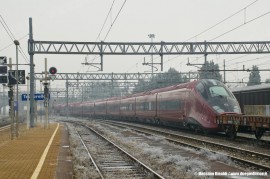 Il trasferimento del primo ETR 575 di serie da Bologna a Savigliano. (Trofarello, 28/12/2010; foto Massimo Rinaldi / tuttoTreno)