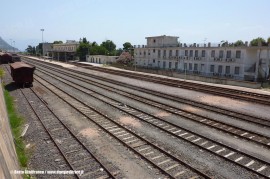 Il piano binari della stazione di Golfo Aranci. (17/07/2009; foto Gianfranco Berto / tuttoTreno)